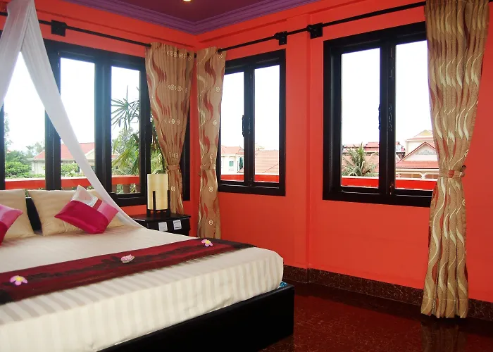 Golden Butterfly Hotel 3*