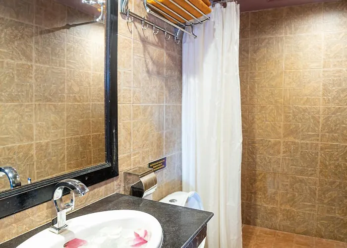 Golden Butterfly Hotel 3*