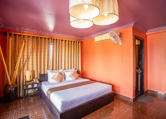 Golden Butterfly Hotel 3*