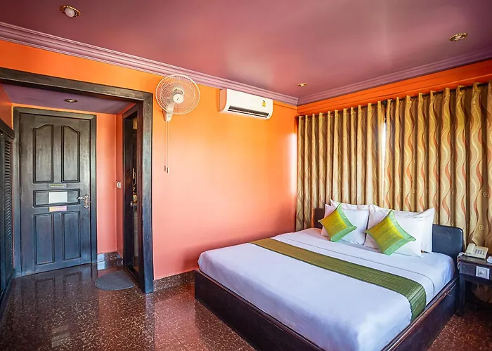 Golden Butterfly Hotel 3*